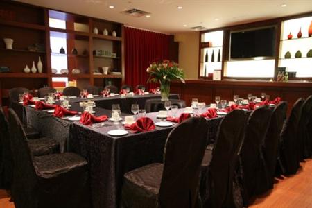 фото отеля Holiday Inn Express Hotel & Suites Montreal Airport