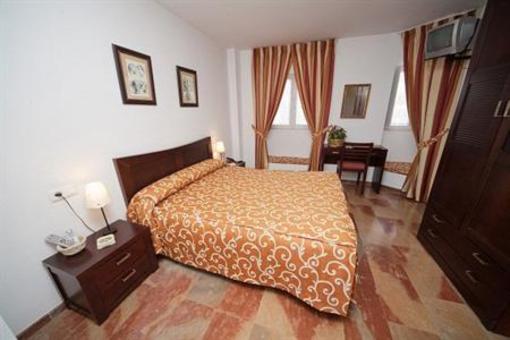 фото отеля Hotel San Cayetano