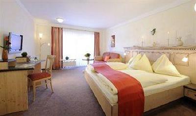фото отеля Hotel Sommer Füssen