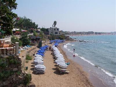 фото отеля Beach House Hotel