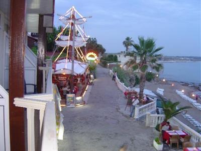 фото отеля Beach House Hotel