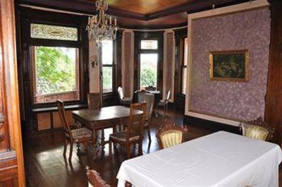 фото отеля The Henderson Castle Bed & Breakfast