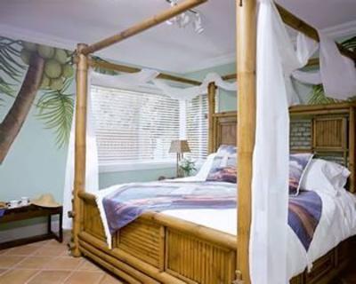 фото отеля Crane's BeachHouse Hotel & Tiki Bar