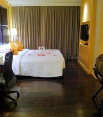 фото отеля Ramada Hotel & Suites Bangkok