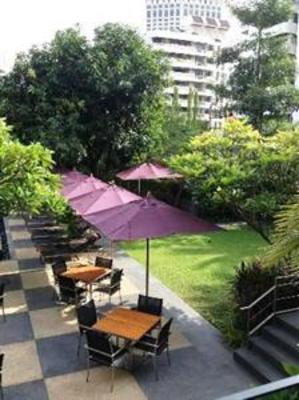 фото отеля Ramada Hotel & Suites Bangkok