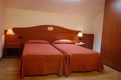 фото отеля Hotel Cristallo Castel d'Azzano
