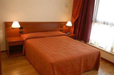 фото отеля Hotel Cristallo Castel d'Azzano