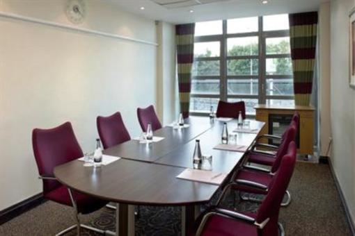 фото отеля Holiday Inn Airport  Birmingham