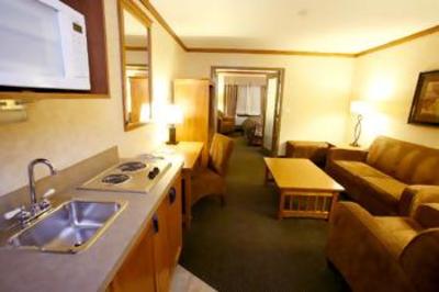 фото отеля Cornerstone Lodge at Fernie Alpine Resort