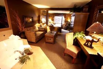 фото отеля Cornerstone Lodge at Fernie Alpine Resort