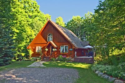 фото отеля Akané Log Home B&B
