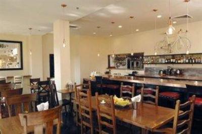 фото отеля Bespoke Inn Cafe & Bicycles