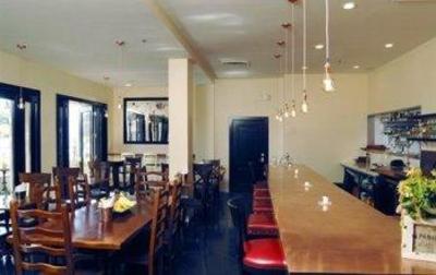 фото отеля Bespoke Inn Cafe & Bicycles