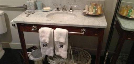 фото отеля Bespoke Inn Cafe & Bicycles