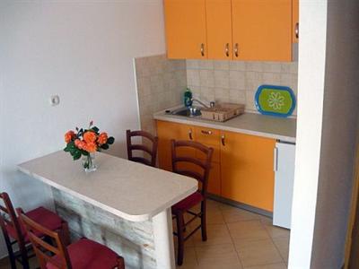 фото отеля Apartmani ALFA - Makarska