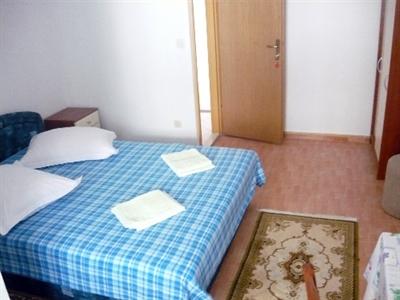 фото отеля Apartmani ALFA - Makarska