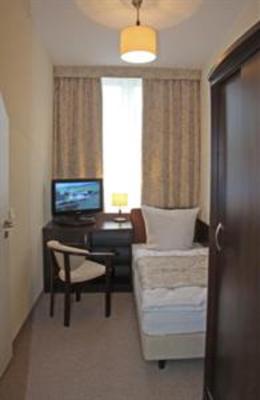 фото отеля Upper Room Hotel