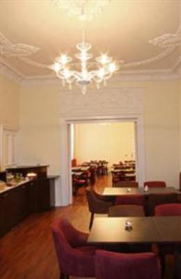 фото отеля Upper Room Hotel