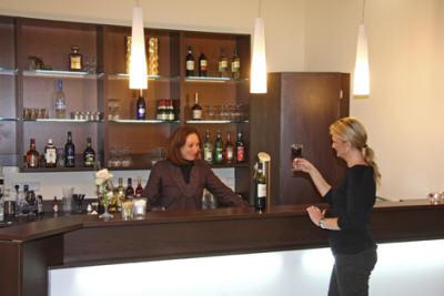 фото отеля Upper Room Hotel
