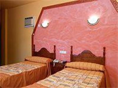 фото отеля Hostal Alcanadre