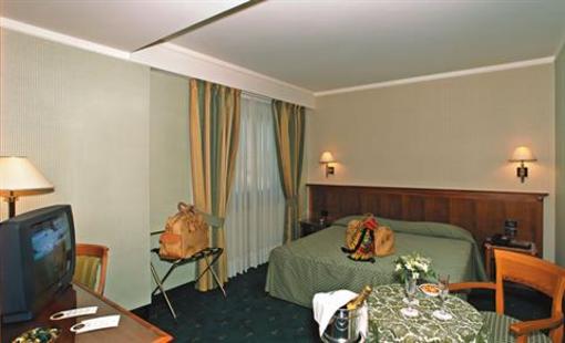 фото отеля Lombardi Park Hotel