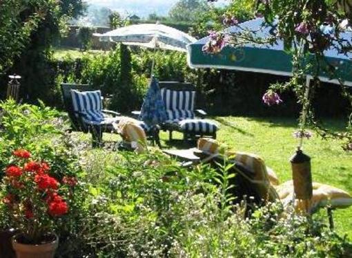 фото отеля Bed & Breakfast La Maison Bleue Lapeyrouse