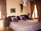 фото отеля Bed & Breakfast La Maison Bleue Lapeyrouse