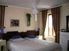 фото отеля Bed & Breakfast La Maison Bleue Lapeyrouse