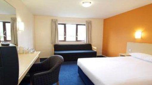 фото отеля Travelodge Stratford Alcester Hotel