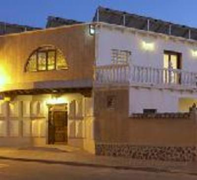 фото отеля Hostal El Tejar Layos
