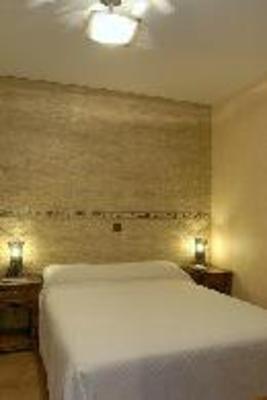 фото отеля Hostal El Tejar Layos
