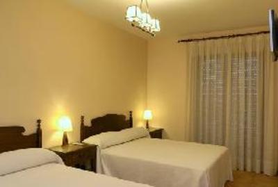 фото отеля Hostal El Tejar Layos