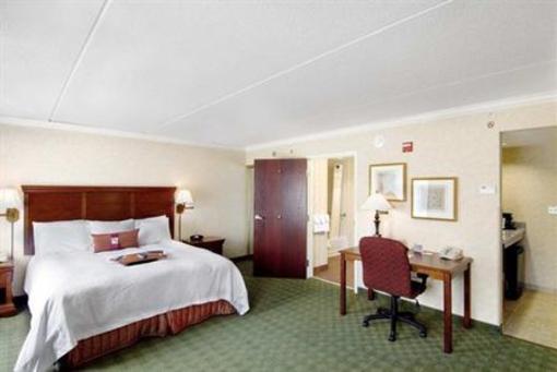 фото отеля Hampton Inn & Suites Cleveland Beachwood