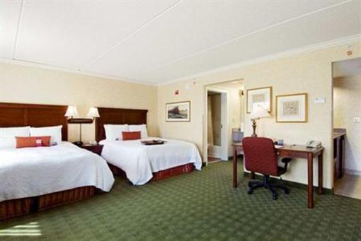 фото отеля Hampton Inn & Suites Cleveland Beachwood