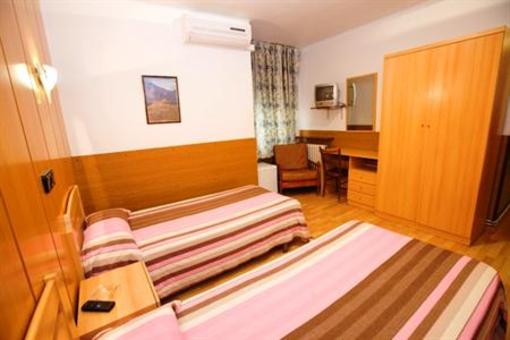фото отеля Hostal Lizana 1 Y 2