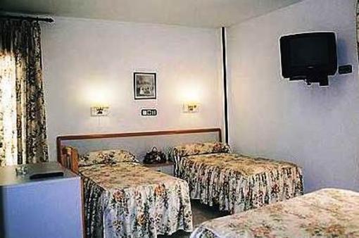 фото отеля Hostal Lizana 1 Y 2