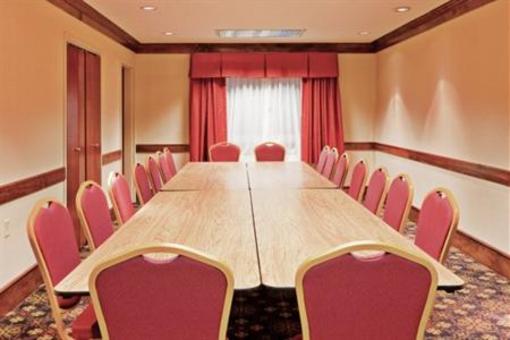 фото отеля Holiday Inn Express Hotel & Suites Philadelphia-Choctaw