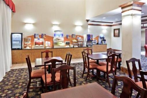 фото отеля Holiday Inn Express Hotel & Suites Philadelphia-Choctaw