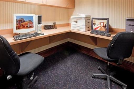 фото отеля Holiday Inn Express Hotel & Suites Philadelphia-Choctaw