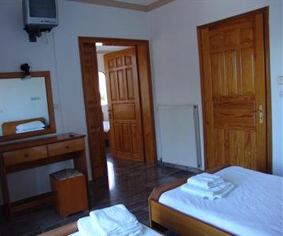 фото отеля Nikos Apartments Sami