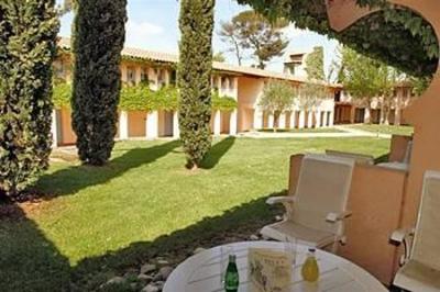 фото отеля Hotel Chateau L'Arc Fuveau
