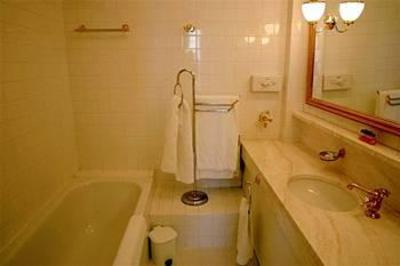 фото отеля Hotel Chateau L'Arc Fuveau