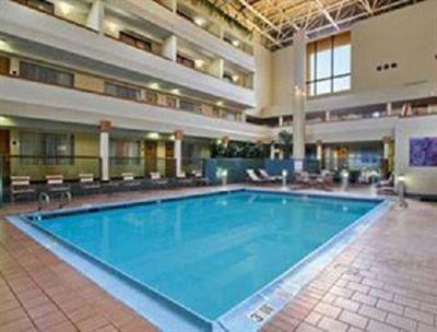 фото отеля Peninsula Plaza Hotel & Conference Center