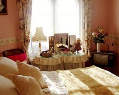 фото отеля Courtenay House Bed and Breakfast  Bovey Tracey