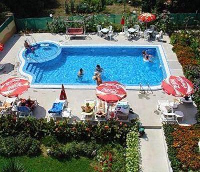 фото отеля Family Hotel Yanevs
