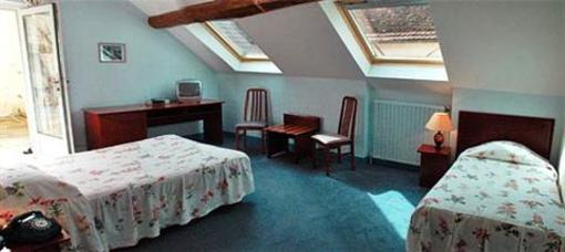 фото отеля L'auberge Des Sources Hotel Druyes-les-Belles-Fontaines