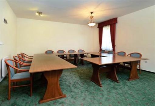 фото отеля Gastland M0 Hotel es Etterem