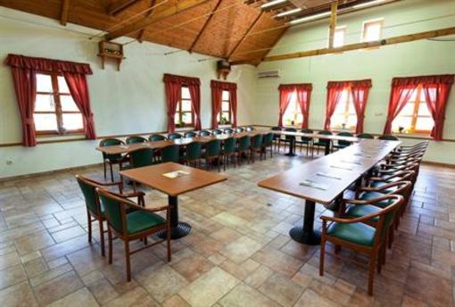 фото отеля Gastland M0 Hotel es Etterem