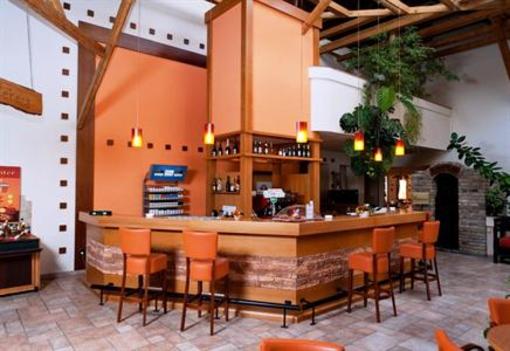 фото отеля Gastland M0 Hotel es Etterem