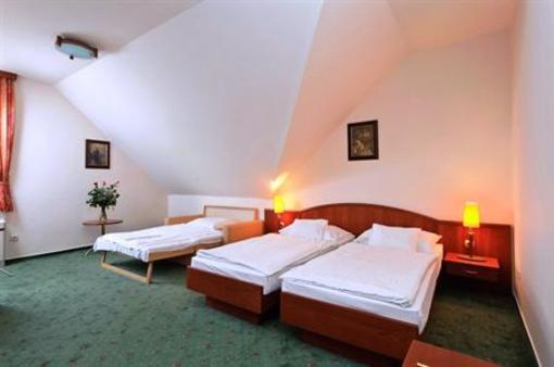фото отеля Gastland M0 Hotel es Etterem